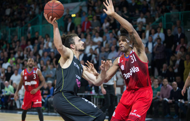 德无人贴身 德无人贴身