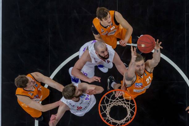 同时在外线 同时在外线